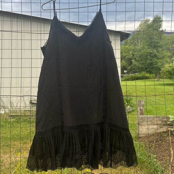 Gold Hawk Chemise 🖤 - Picture 3 of 9